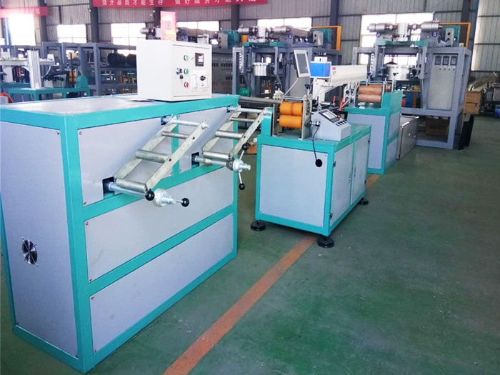 雙層（céng）微噴帶生產線