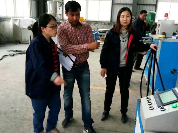 印度客戶來公司驗收（shōu）設備